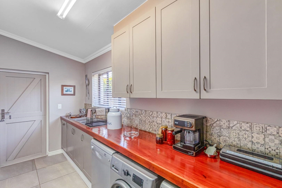 3 Bedroom Property for Sale in Brenton On Lake Western Cape